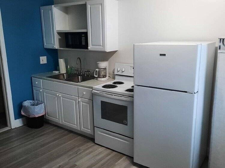 هتل Thames Inn And Marina