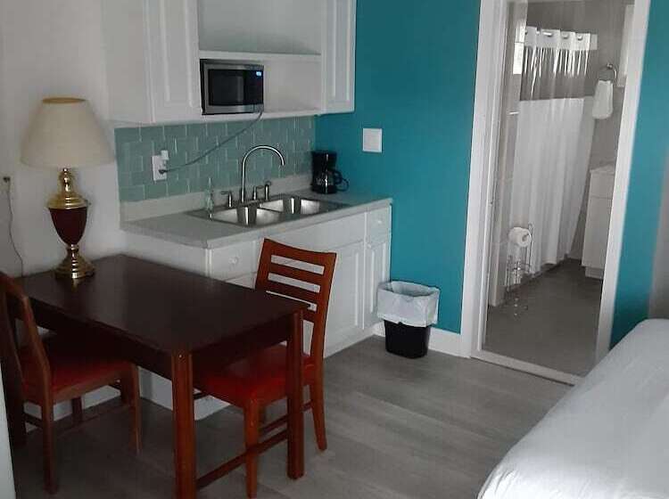 هتل Thames Inn And Marina