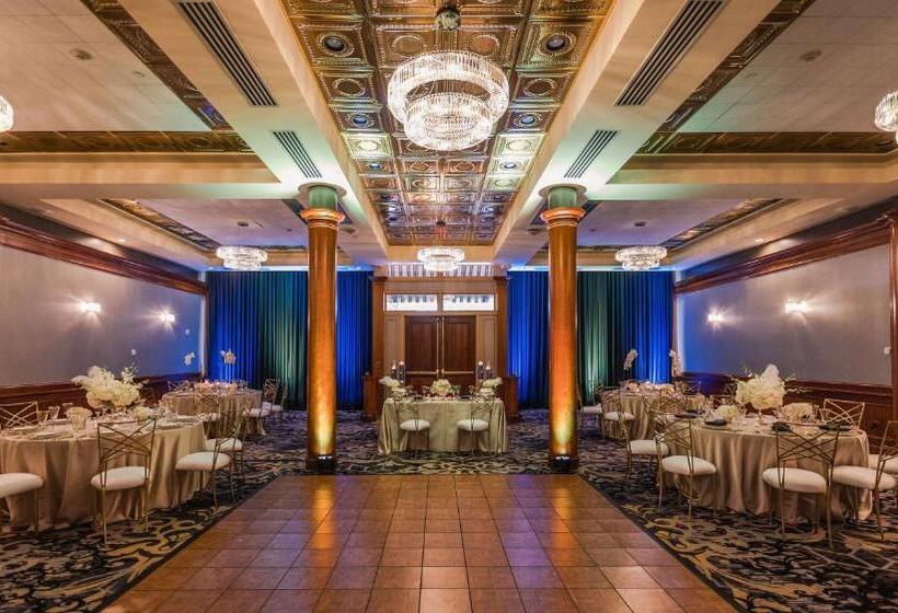 ホテル The Ashton