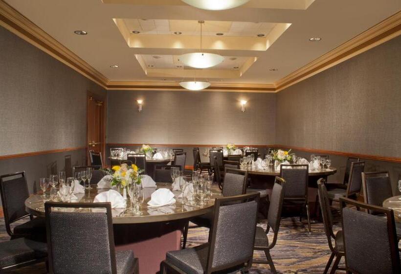 Отель The Ashton