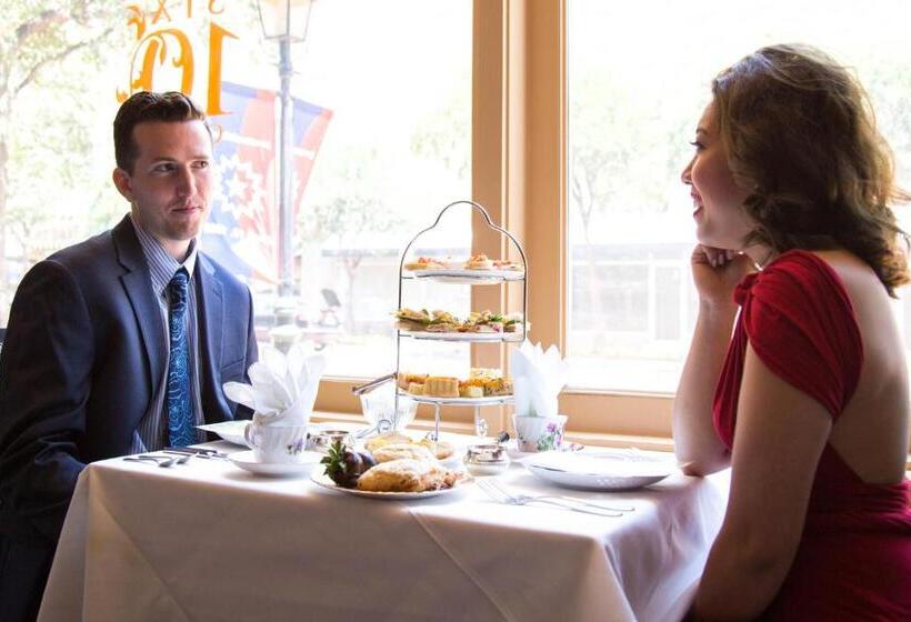 Отель The Ashton