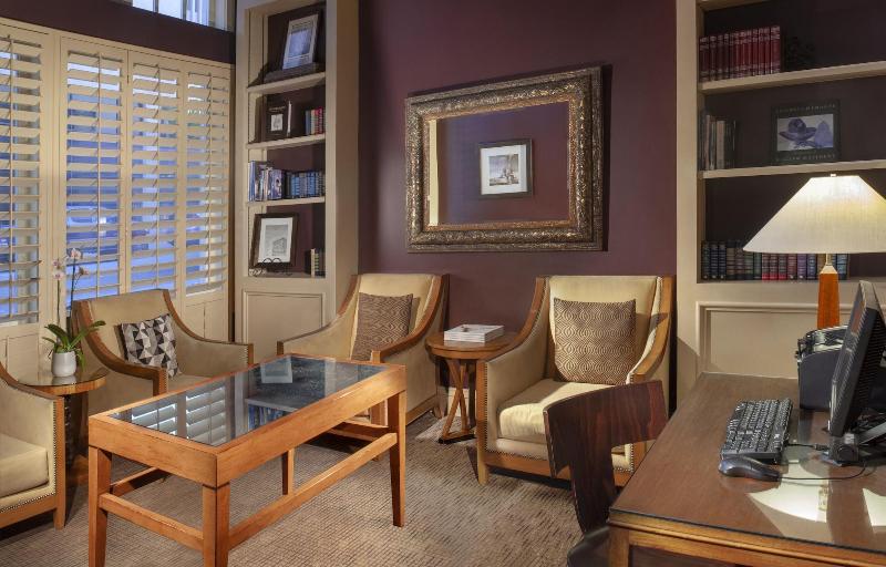 ホテル The Ashton