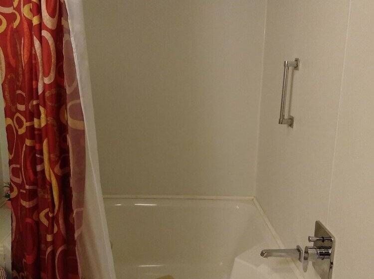 ホテル The Cardinal Inn