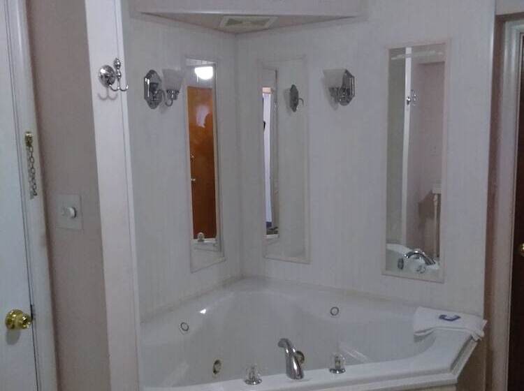 ホテル The Cardinal Inn