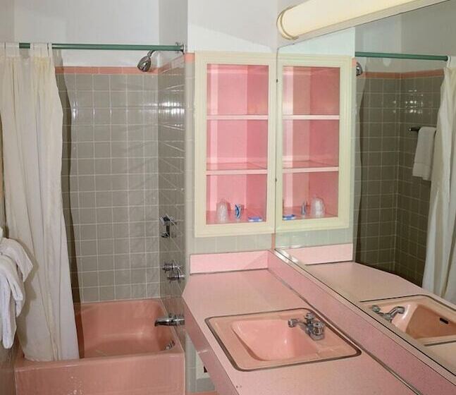 酒店 The Cardinal Inn