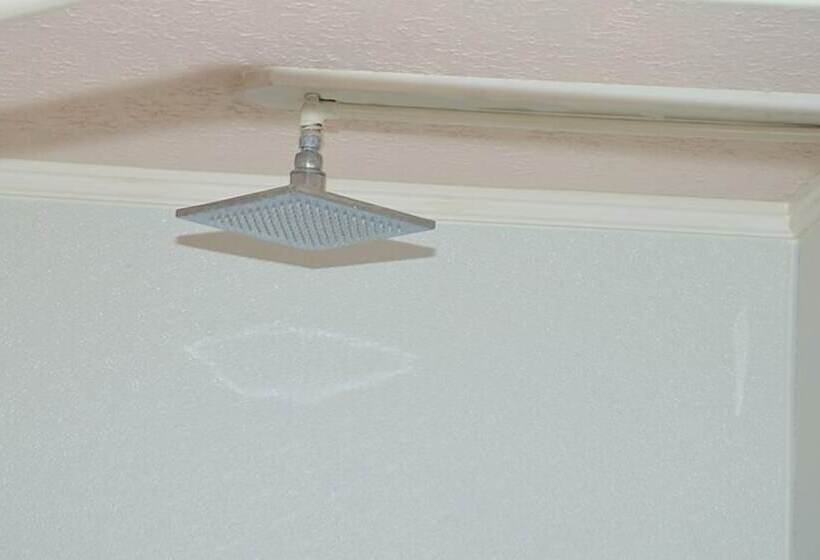 ホテル The Cardinal Inn