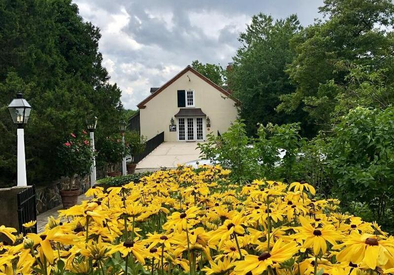 فندق The Inn At Montchanin Village & Spa