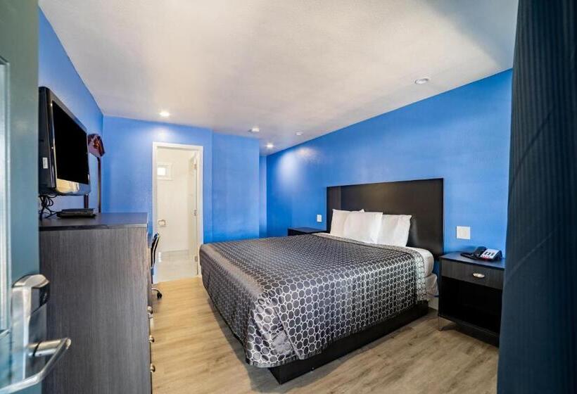 호텔 The Monterey Fireplace Inn