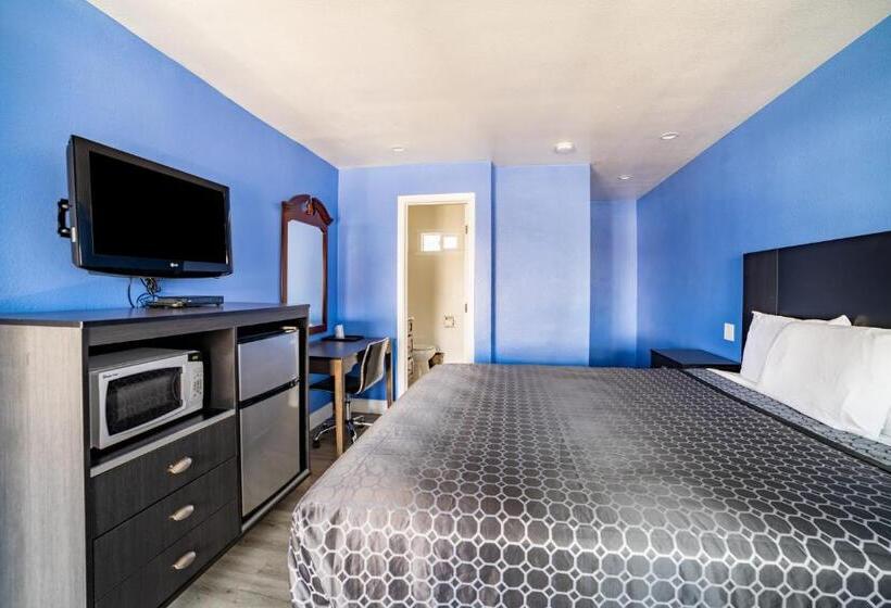 호텔 The Monterey Fireplace Inn