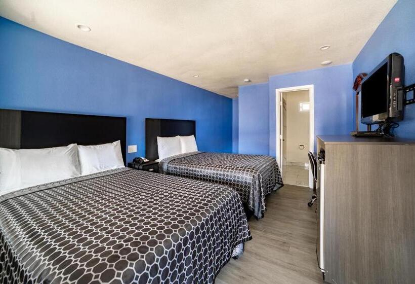 호텔 The Monterey Fireplace Inn