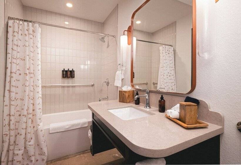 فندق The Ozarker Lodge