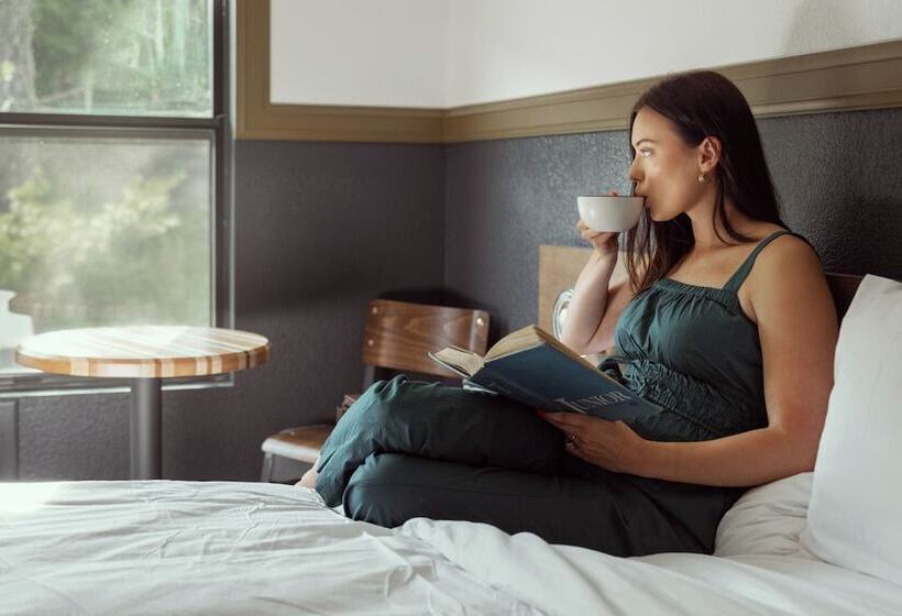 فندق The Ozarker Lodge