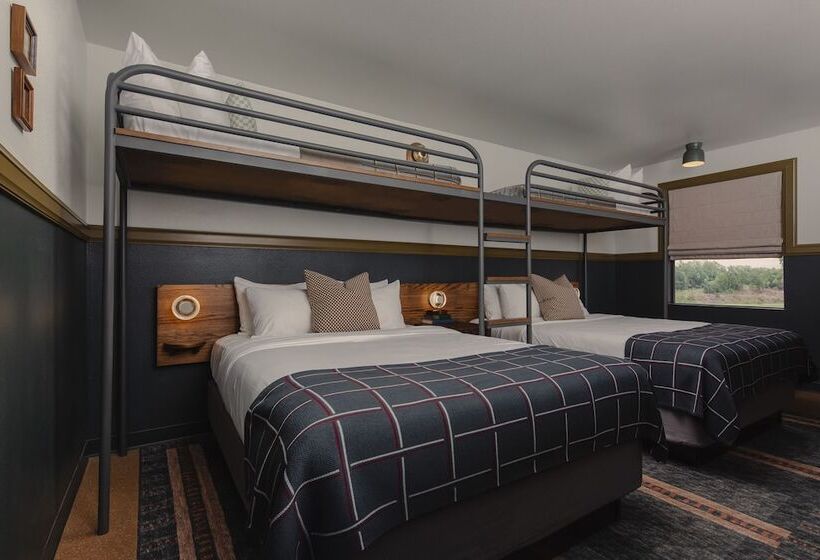 فندق The Ozarker Lodge