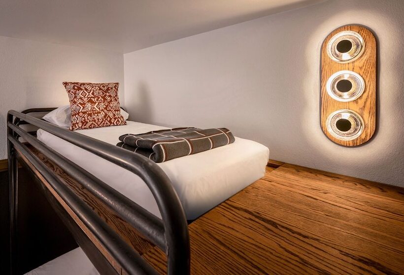 فندق The Ozarker Lodge