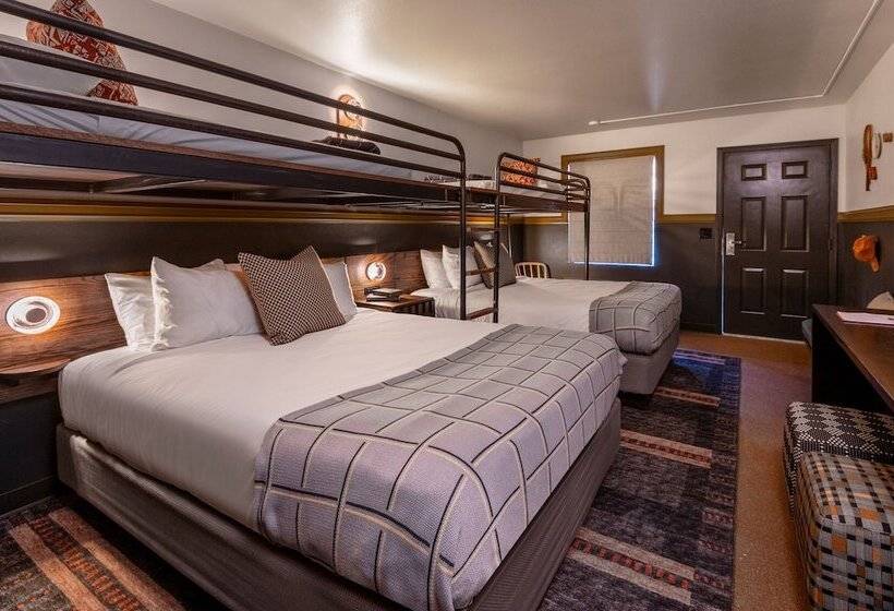 فندق The Ozarker Lodge