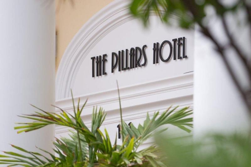 The Pillars Hotel & Club