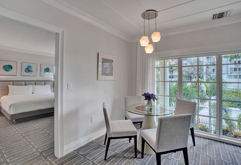 The Pillars Hotel & Club