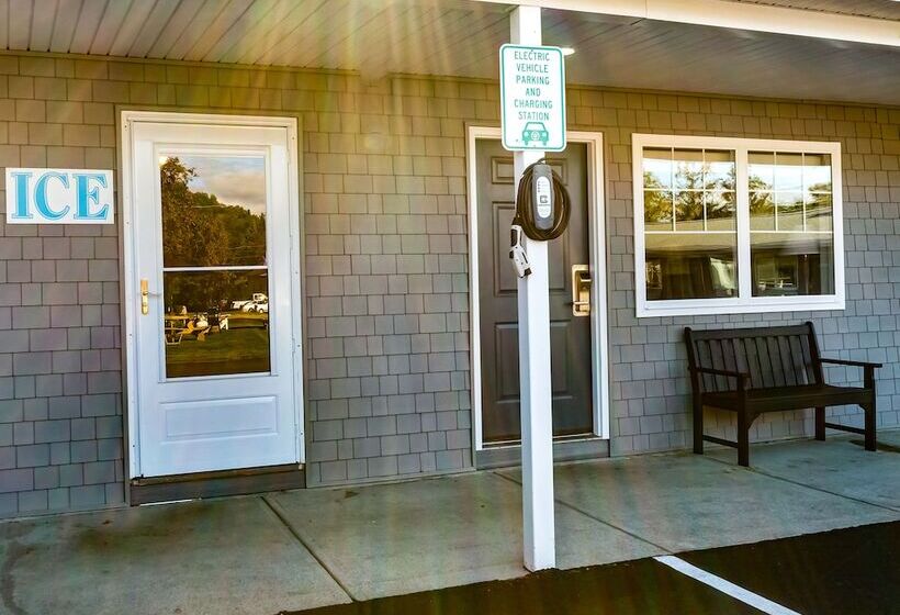 فندق Top Notch Inn