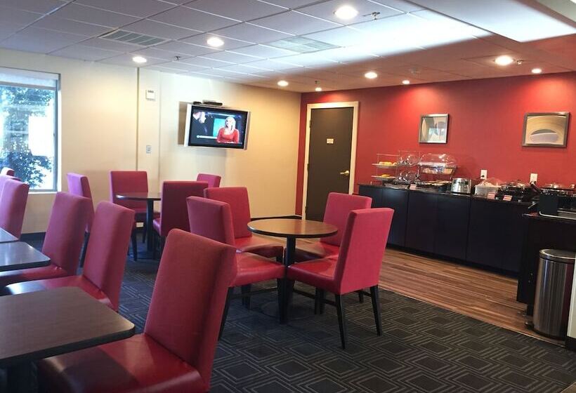 Отель Towneplace Suites Wilmington Newark/christiana