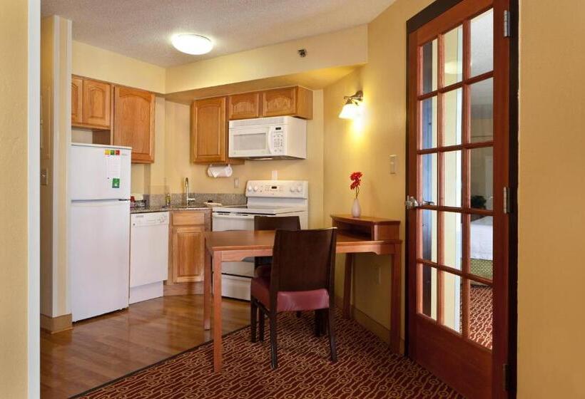 Отель Towneplace Suites Wilmington Newark/christiana