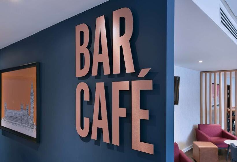 فندق Travelodge London Stratford