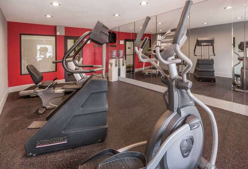 호텔 Wingate By Wyndham Canton Hall Of Fame