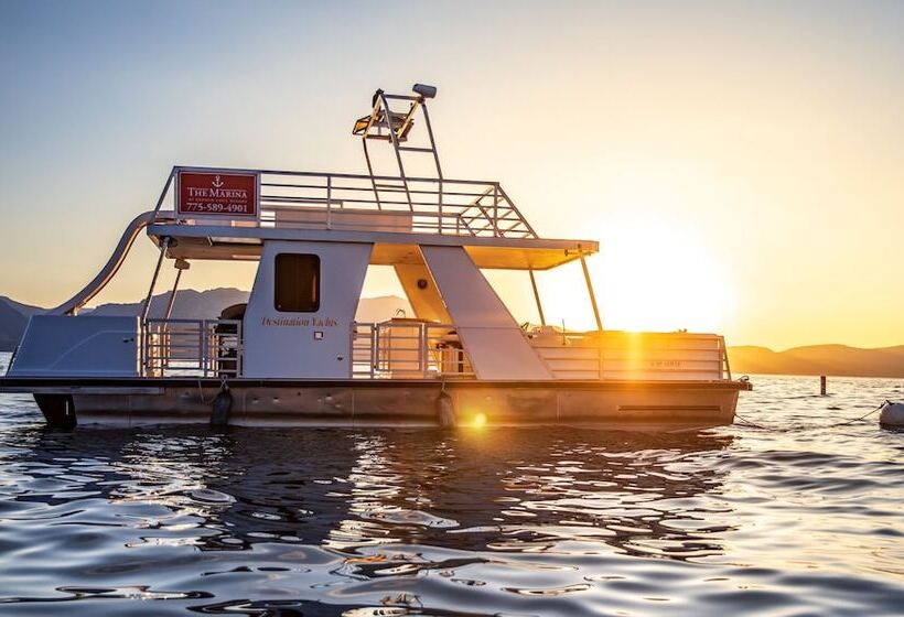 בית מלון כפרי Zephyr Cove Resort