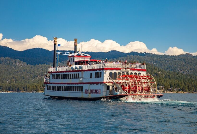 בית מלון כפרי Zephyr Cove Resort