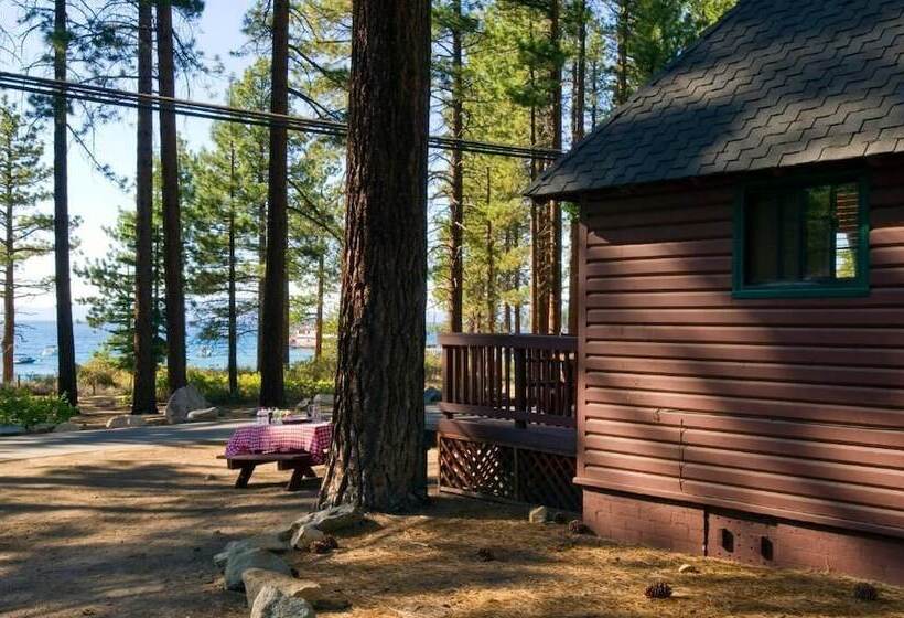 בית מלון כפרי Zephyr Cove Resort