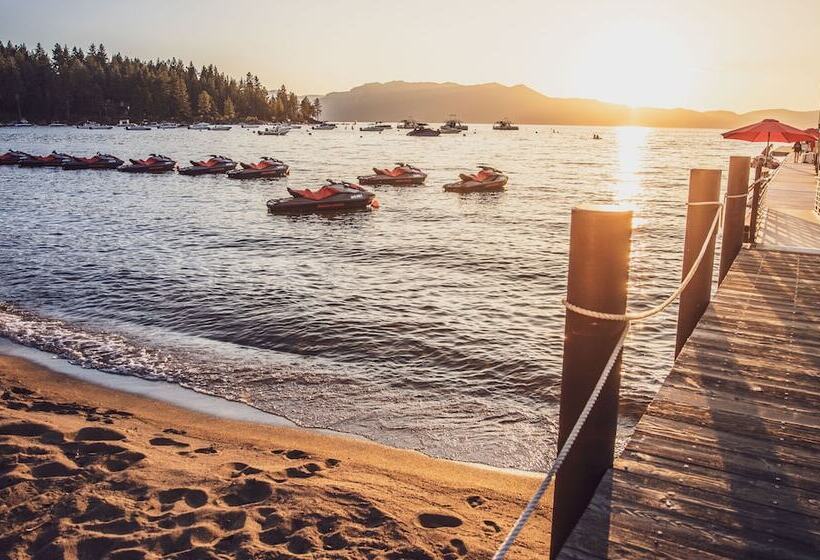 בית מלון כפרי Zephyr Cove Resort