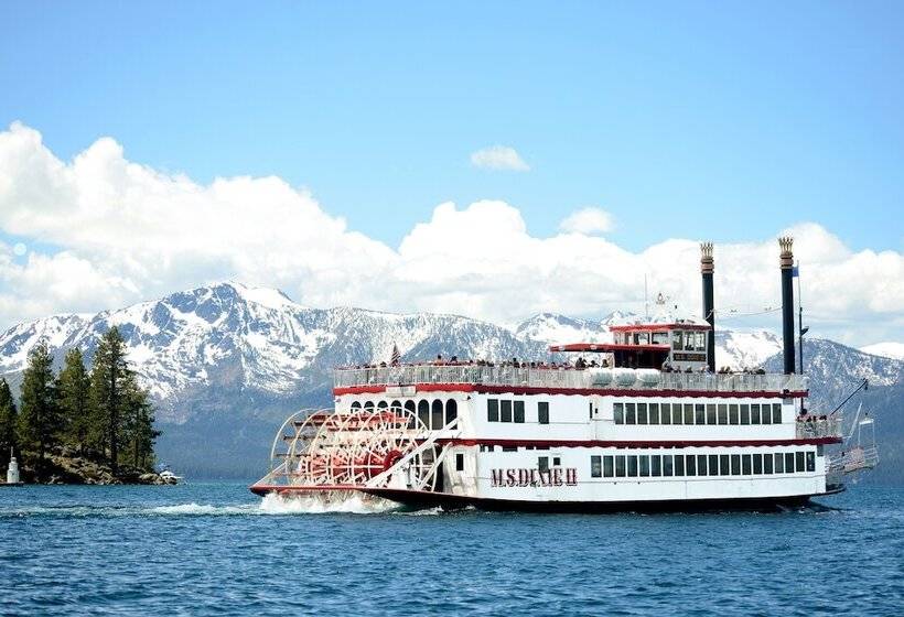 בית מלון כפרי Zephyr Cove Resort