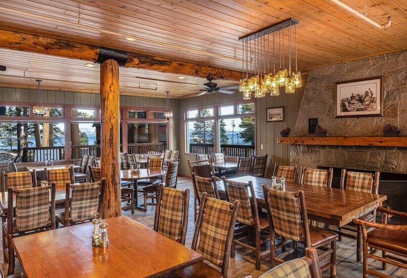 בית מלון כפרי Zephyr Cove Resort