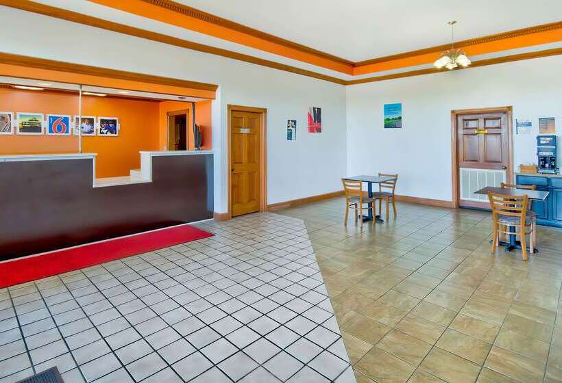 Motel 6 Grand Rivers, Ky