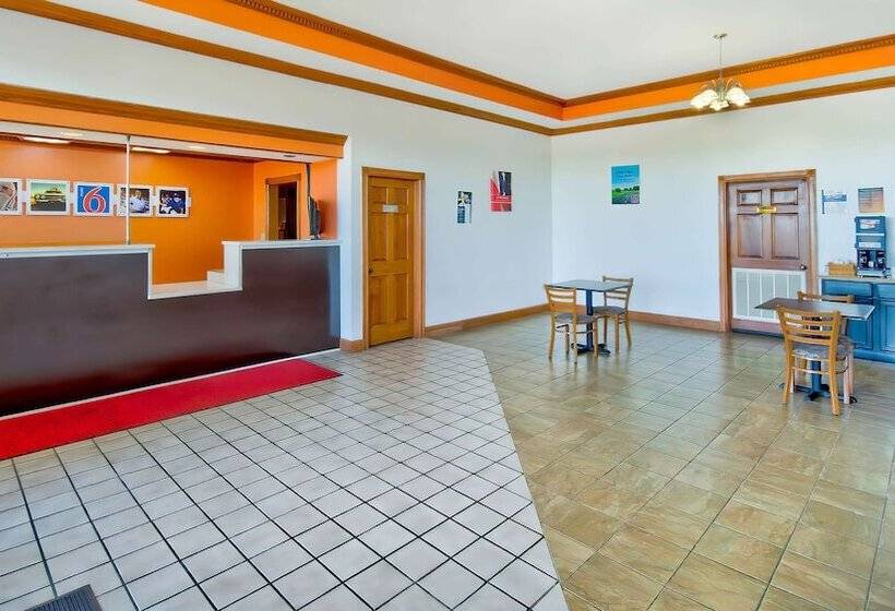 Motel 6 Grand Rivers, Ky