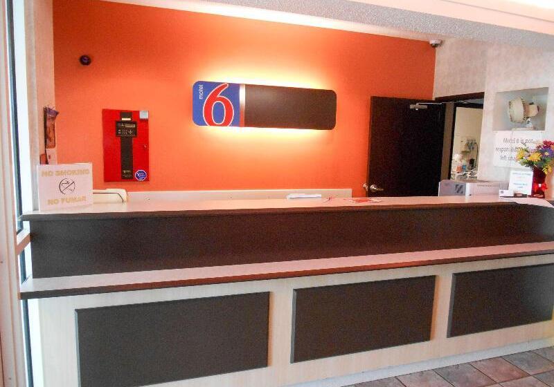 Motel 6 Sinton Tx
