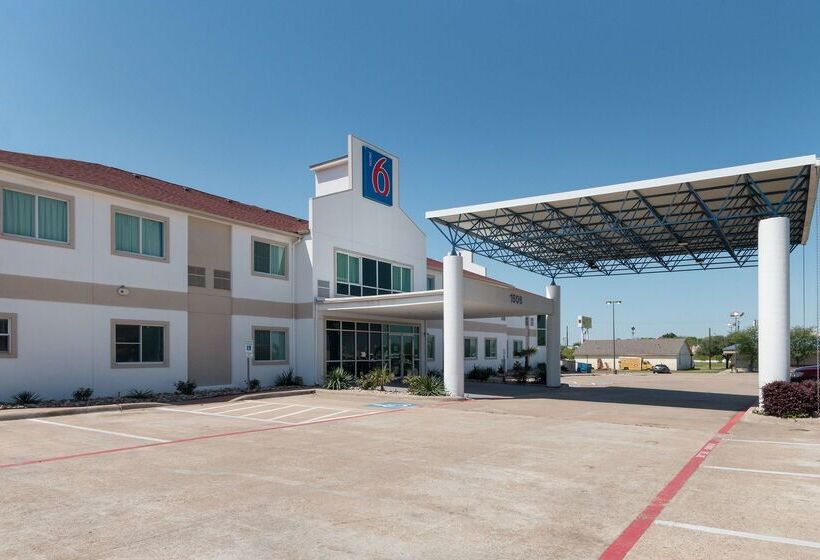 Motel 6 Hillsboro, Tx