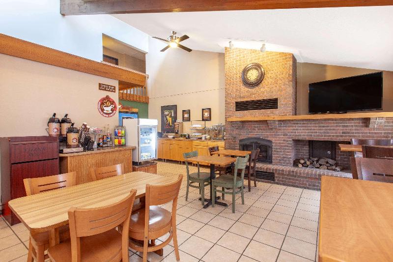 فندق على الطريق Americinn By Wyndham Willmar