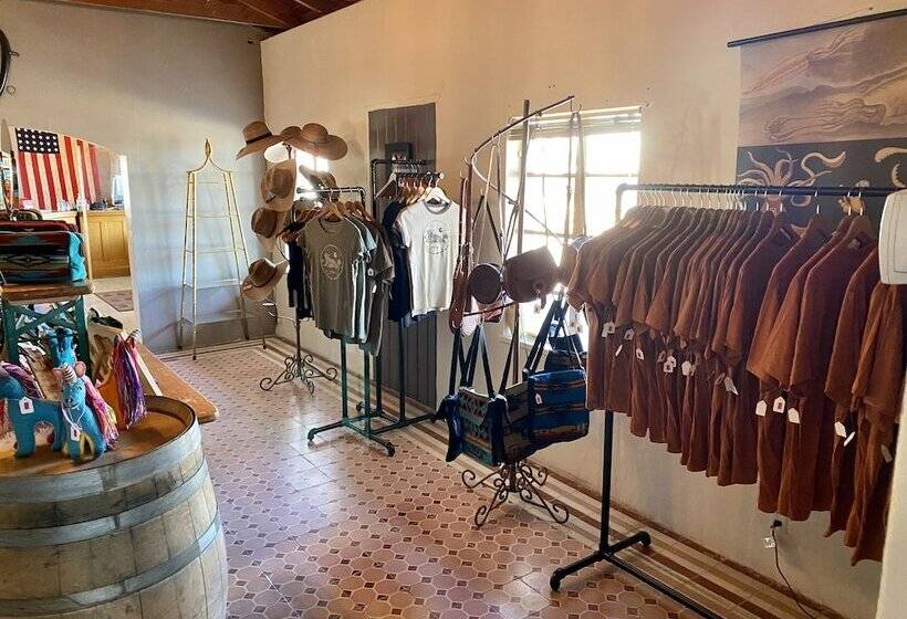 فندق على الطريق Antelope Lodge