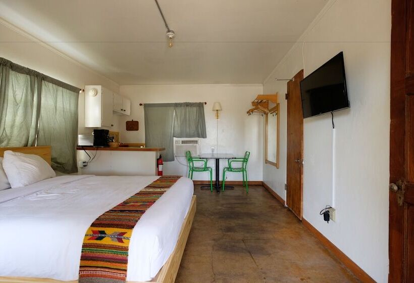 فندق على الطريق Antelope Lodge