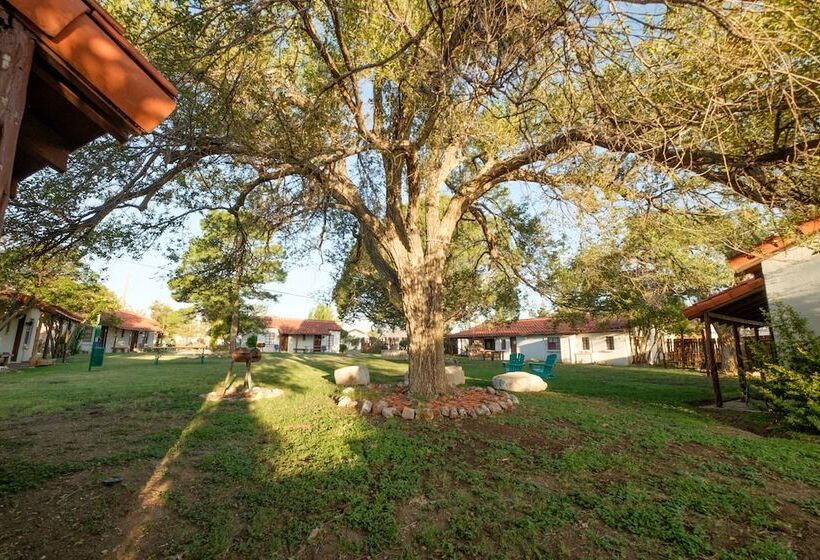 فندق على الطريق Antelope Lodge