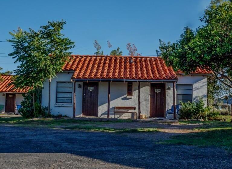 فندق على الطريق Antelope Lodge