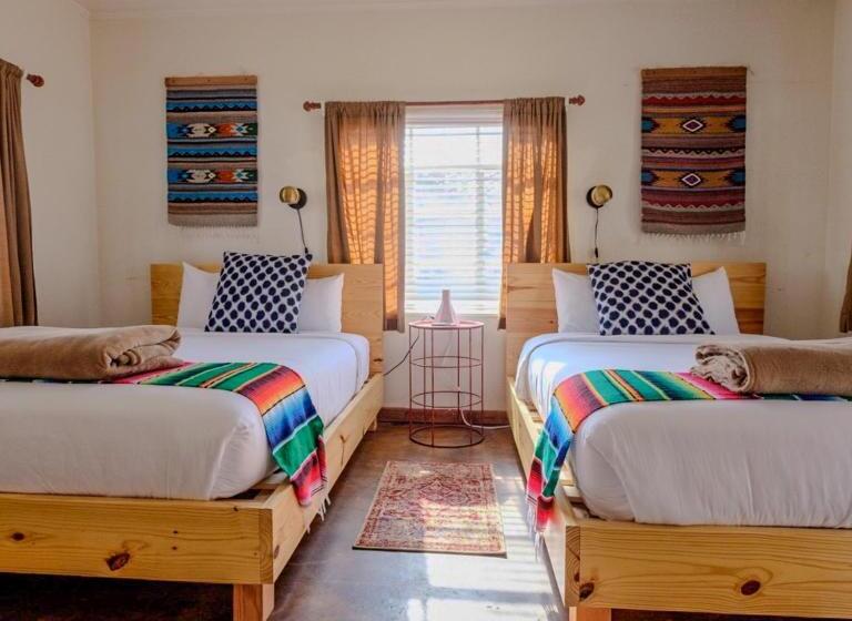 فندق على الطريق Antelope Lodge