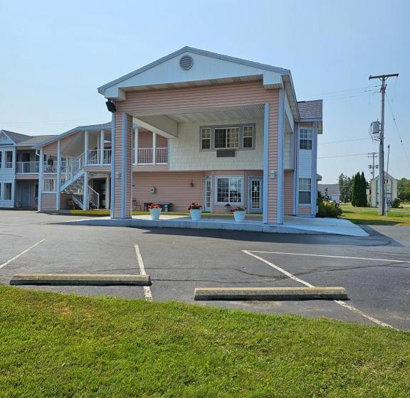 모텔 Great Lakes Inn