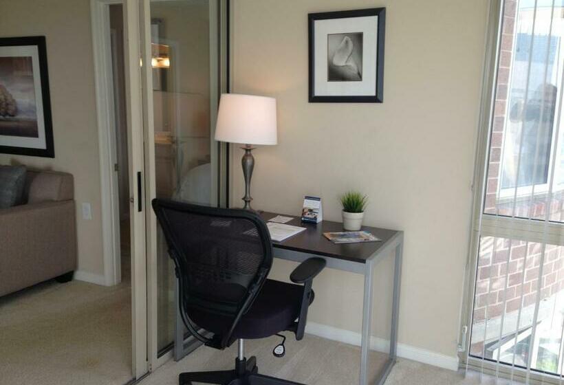 National At Ballston Metro