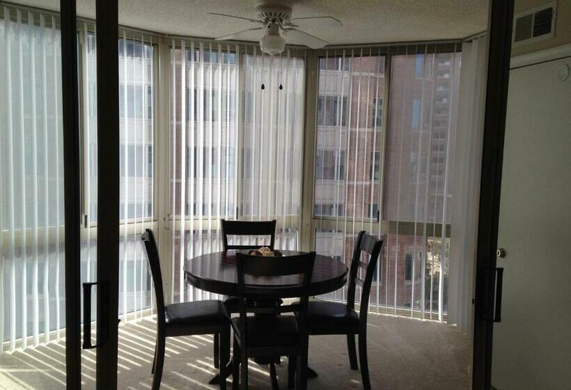 National At Ballston Metro