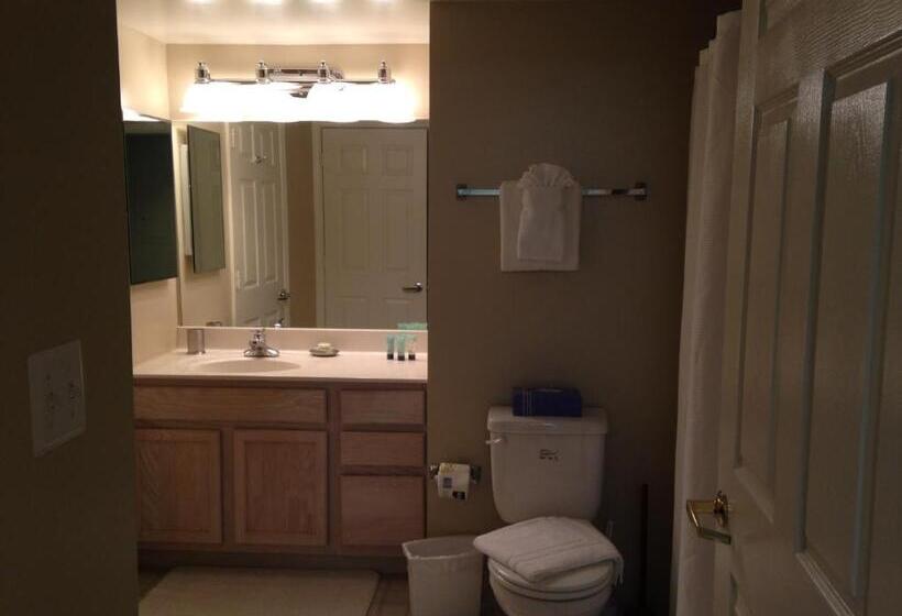 National At Ballston Metro