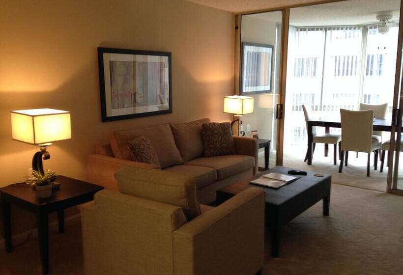 National At Ballston Metro