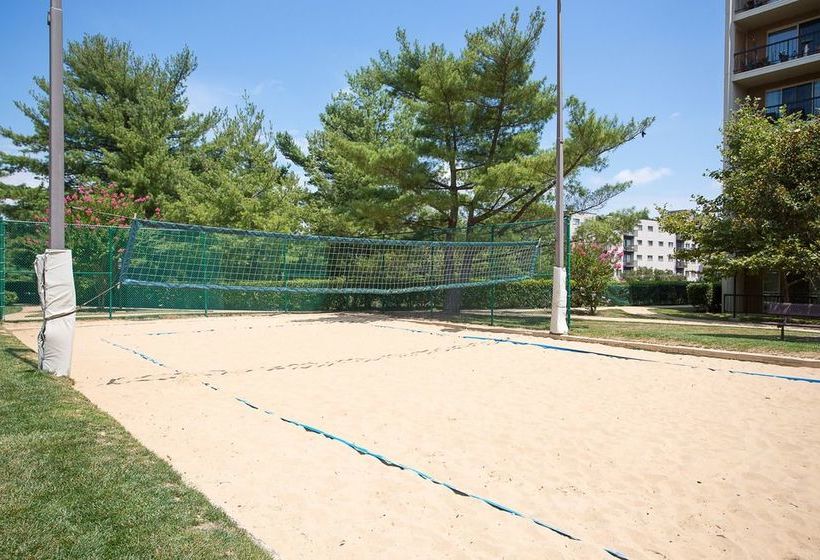 Oakwood Falls Church Aparthotel