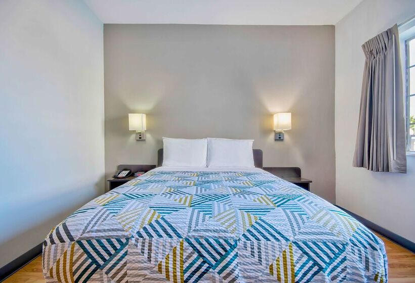 Studio 6port Arthur, Tx  Se