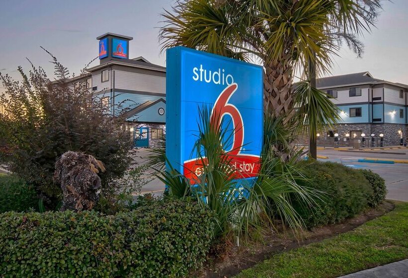 Studio 6port Arthur, Tx  Se